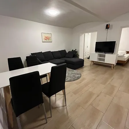 Dahoam In - Top1 Graz